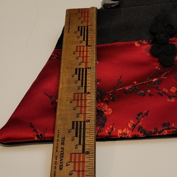 Elegant Red and Black Floral Handbag - Picture 8 of 8